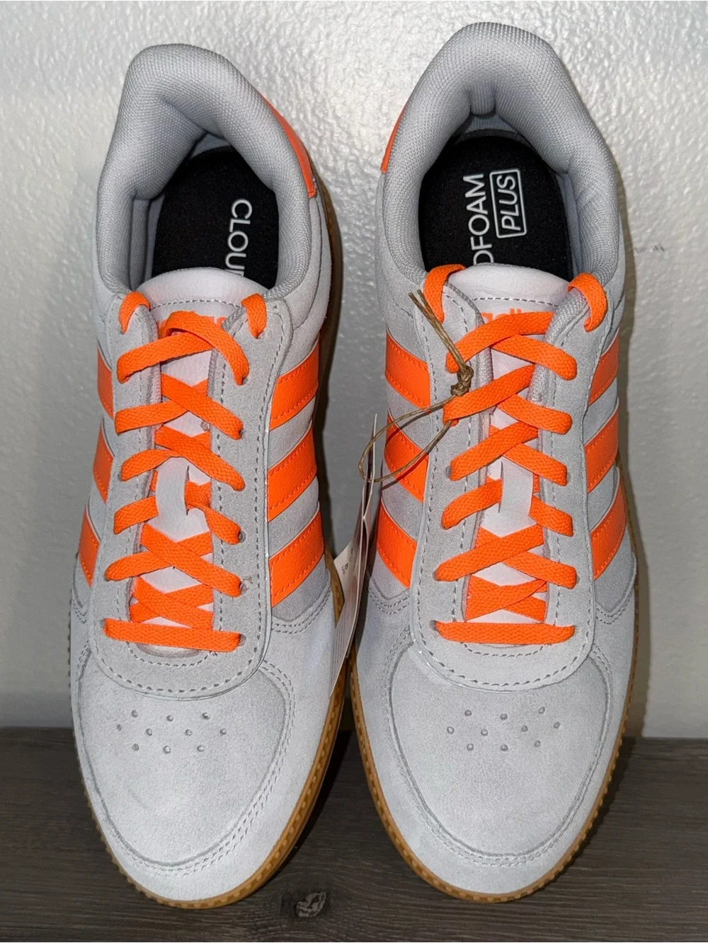 adidas women’s Breaknet Sleek sneaker size 8W, grey/orange, brand new in box